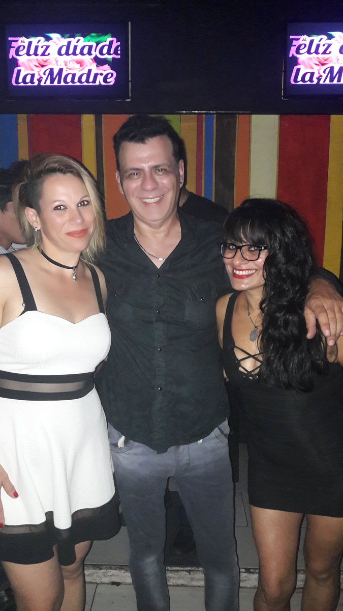 fercho3672's tweet photo. Hermosa noche con jaz y Gladis https://t.co/j3stFT5DZg