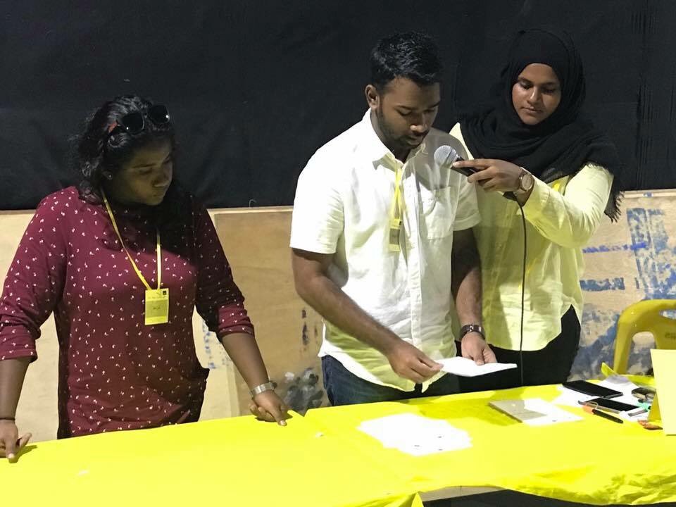 WaddeyAli's tweet photo. MDP ge Chairperson ge Naibu Idhaara adhi Maalee ge Inthikhaabuge Vote lun Kandaelhifaivaa gadi hama vamun bandhu koffi 

#MDPDCPElection https://t.co/bnOHbukgV4