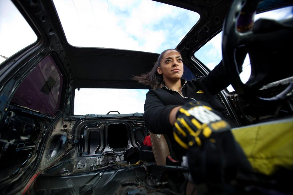Mujeres como Noor y "The Speed Sisters" están derribando todos los muros del drift: win.gs/2xT6Hhk