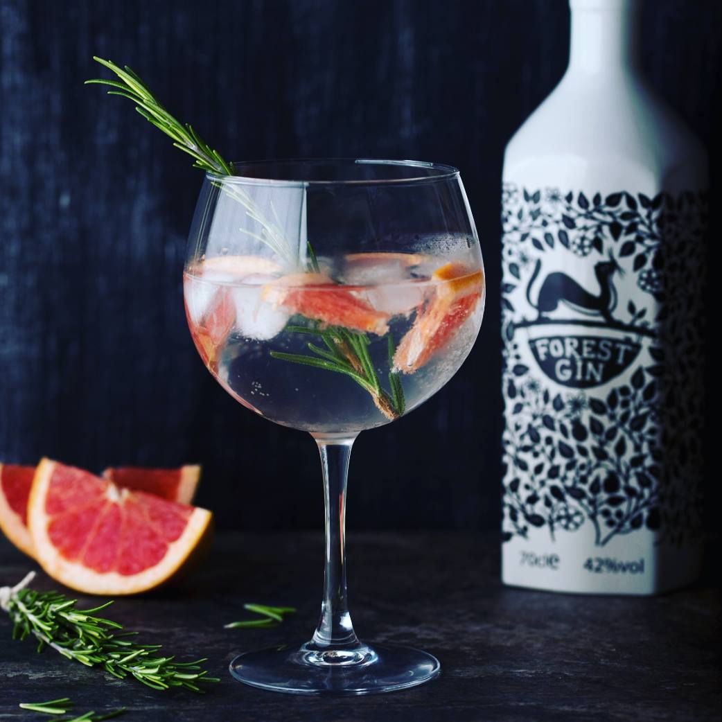 LittleSeedStone's tweet photo. After that week you need one of these...
#gin #forest #maccelsfield #rosemary #tonic #cocktails #afterworkdrinks🍸 #draughtbeer #ontap https://t.co/HeB8CnvBBv