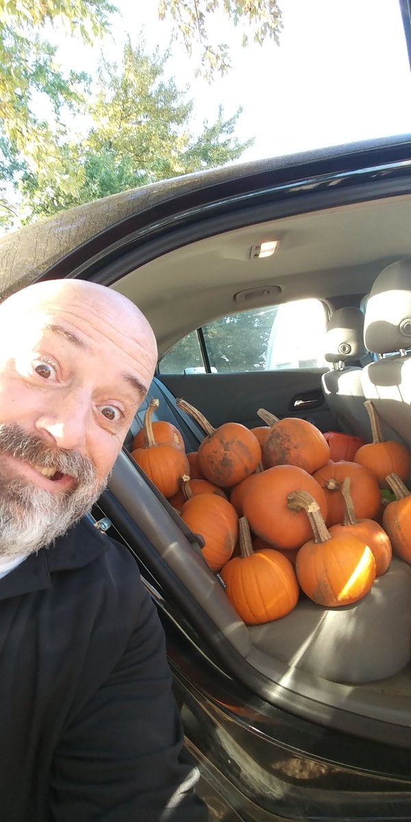 uwMarkLyons's tweet photo. @angelaperrywi @claussen_david @DavidGraham68 #sst10.21. Am I a Dm or Pumpkin Farmer https://t.co/3IXlH3dFfz