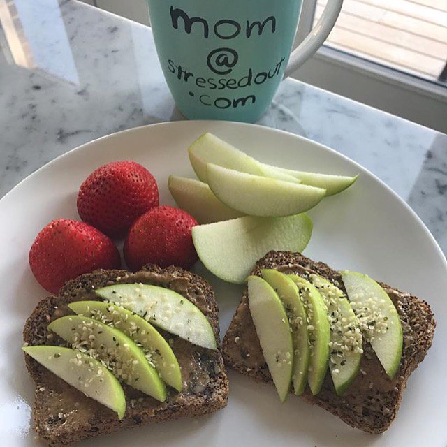 sliceoflifefood's tweet photo. Yum!!! The Farmers Daughter Organic Produce Inc showing off her delicious breakfast using Slice of Life!!  #food  #healthyfood #weightloss https://t.co/FEVVHD37Qt