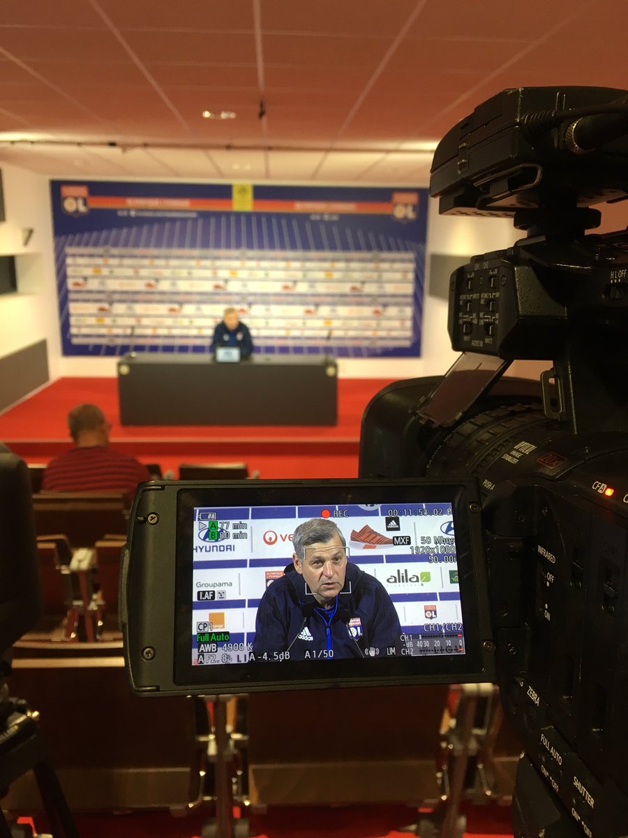 EDWARDJAY73's tweet photo. Au J+1 #EVELYO tendu, B. Génésio + Marcelo dédramatisent les incidents à Goodison Park. À suivre sur @RMCsport @BFMSportTV @PierreKoetschet https://t.co/lRkHjxAAWO
