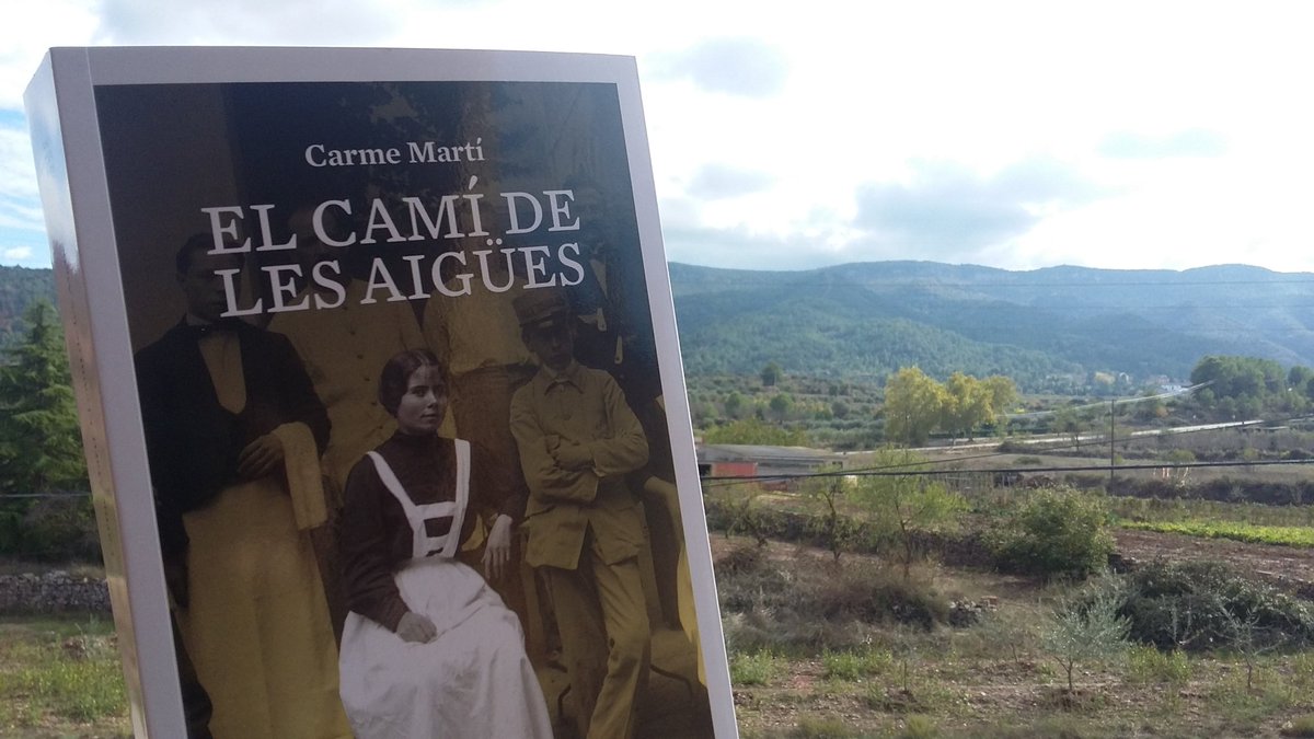 martierminia's tweet photo. Començo la lectura d'un llibre escenari del qual tinc la sort de contempla des de casa estant #ElCamíDeLesAigües  @CarmeMartiCanti https://t.co/4bEXxS8mhC