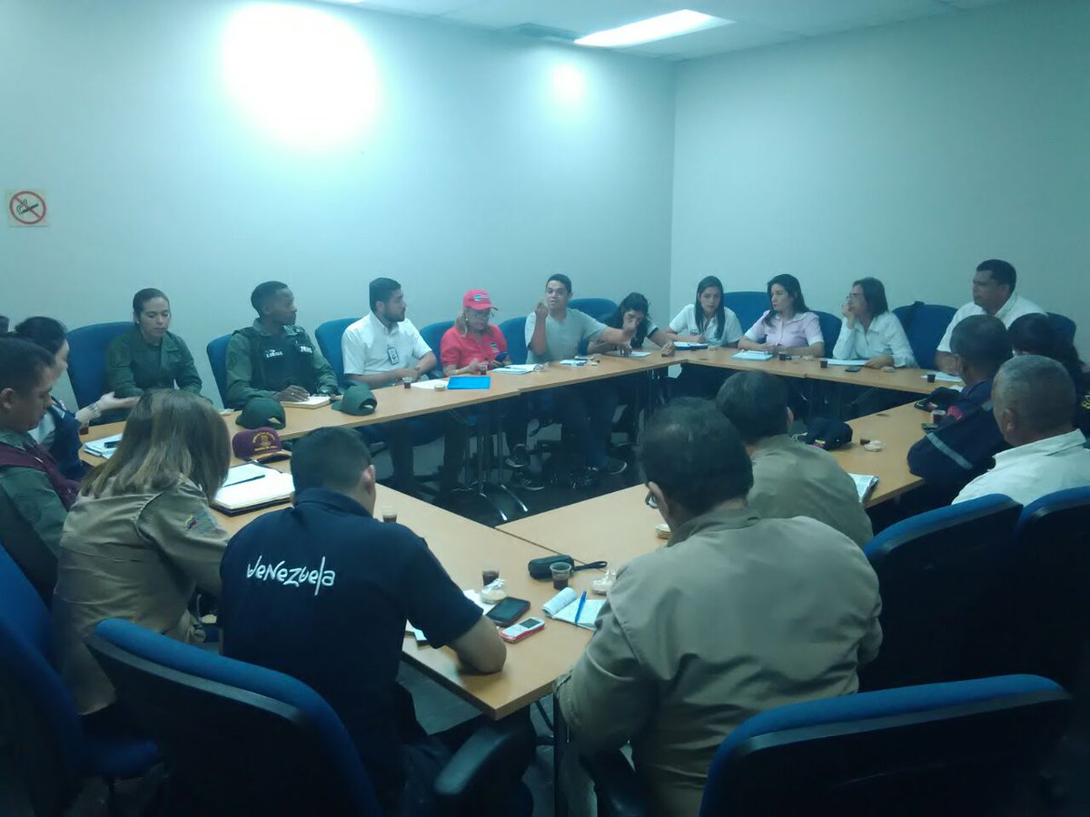 mineducacion_ve's tweet photo. #Trujillo Organismos de seguridad se reunieron para la activación del Plan Integrado de Seguridad Escolar desde la @salatrujillompp https://t.co/wywltPsX5o