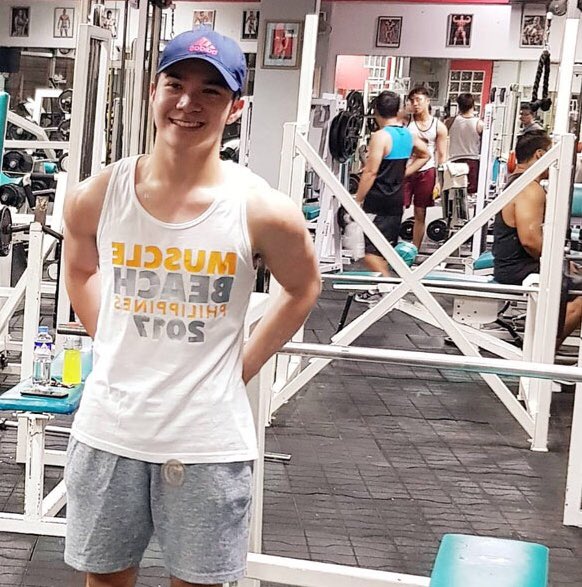 boy_labo23's tweet photo. Renz Valerio (GMA’s former child star): noon at ngayon. 😋 https://t.co/efSsuTfFem