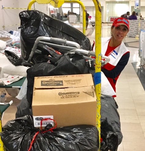 AstellasUS's tweet photo. Employees worked long hours to help displaced families move out of a Houston shelter to go to their new homes. #DisasterResponseTeams https://t.co/WG3uOObjqe