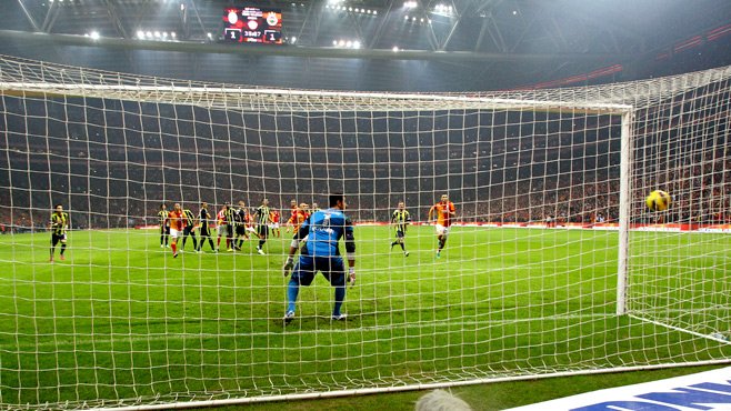 Sdc_Gltsry's tweet photo. 🔥⚡️ ''Selçuk İnan geliyor, gol de geliyor'' https://t.co/9i8kX8YUqA https://t.co/91nvauIXF8