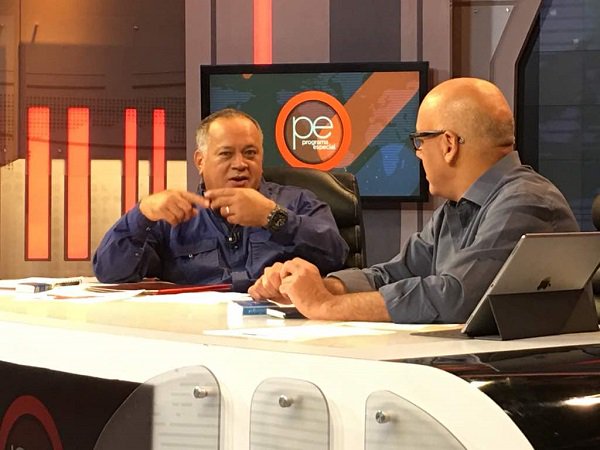 ConElMazoDando's tweet photo. Diosdado Cabello: La gente de la derecha traicionó a Henri Falcón - https://t.co/VMbyJhaBo7 https://t.co/TQJxmsnHea