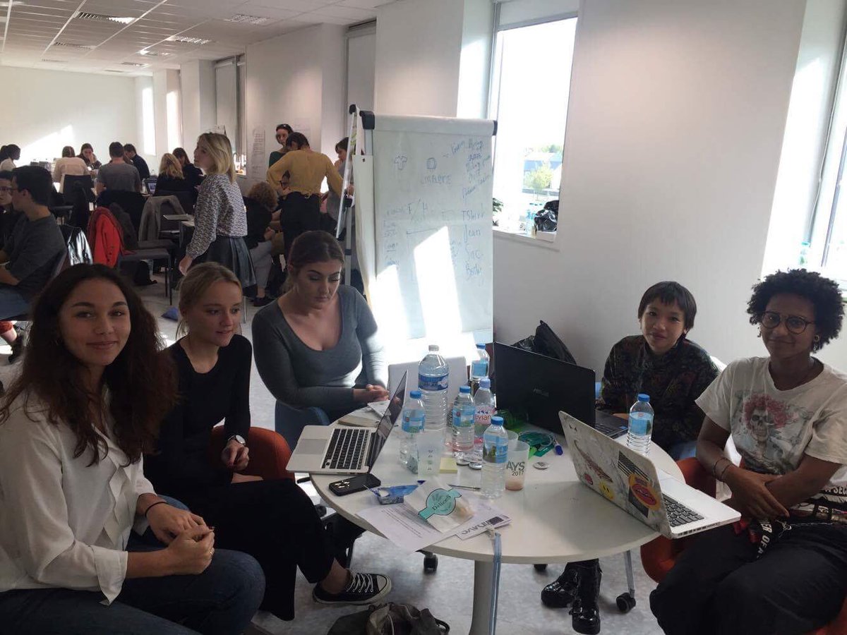 fashiongreenhub's tweet image. &quot;Quelle stratégie pour vendre différemment?&quot; #hackamode #FTD17