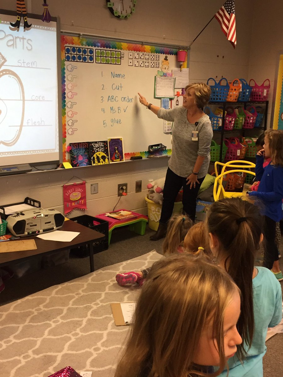 brookebnorris's tweet photo. Visit from @CobbSchoolSEEKS today talking about how a #helpbox can be our friend in the classroom! https://t.co/WkgzUbT5sM