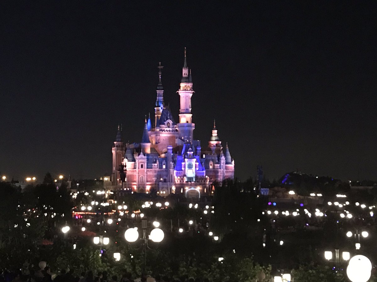KingsBusEcon's tweet photo. Fantastic evening light show! https://t.co/x3oYogT90H