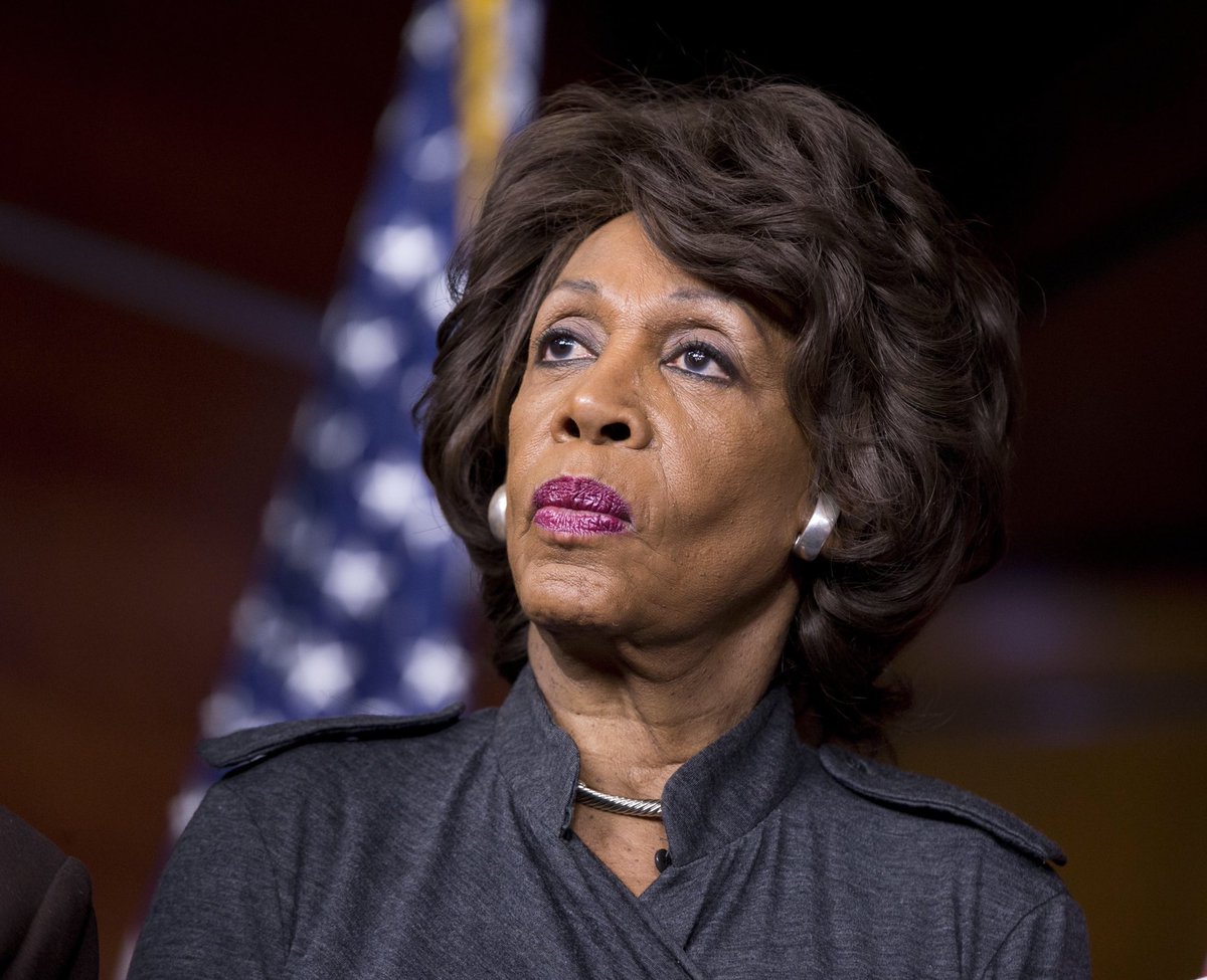 TalbertSwan's tweet photo. @realDonaldTrhmp @realDonaldTrump @RepWilson Blatant, bigoted, vile, disrespect of #Trump, #JohnKelly, &amp; admin toward black women is repugnant! They’re not “wacky” or “empty barrells!” https://t.co/7HvHQxY3DM