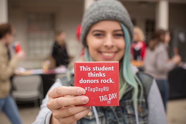 RutgersCommInfo's tweet photo. School is expensive. That's why alumni pay it forward, making gifts to make scholarships and fellowships available. #TagDayRU  #RUSCI https://t.co/0dJCpnwnIh