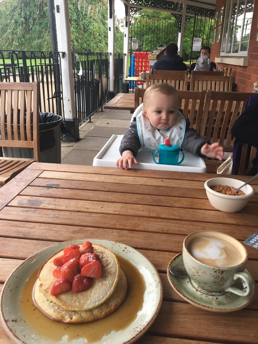 CarrieSpasic's tweet photo. Perfect finish to a morning run! @BedfordPavilion #runfriday #yummy #breakfast #pancakes #coffee #runmummyrun @glake58 @nino_sm https://t.co/mnsIkR330c