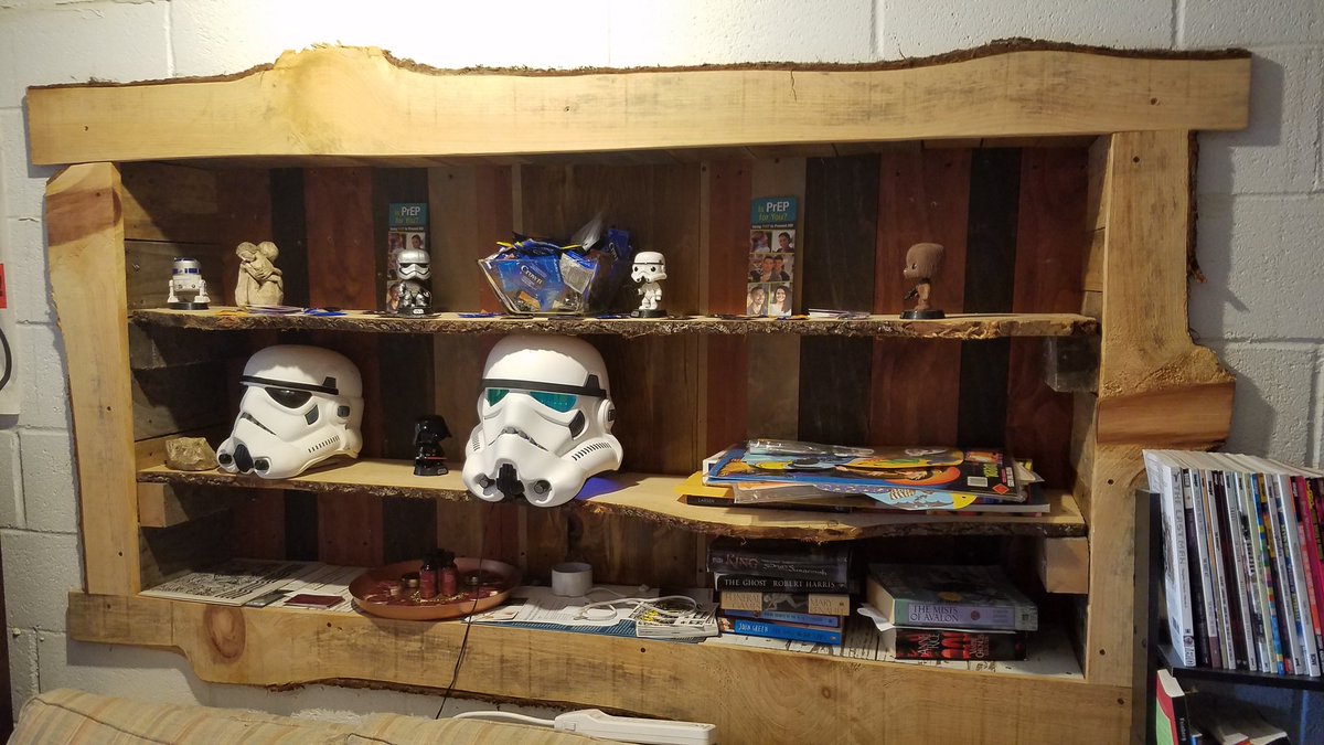 ListenToBCP's tweet photo. Actually took photos of COMICS this time at @comicgirlcoffee ! ;p Picked up a few books and a #ComicGirlCoffee tshirt!!! https://t.co/6iwNbtZPQh