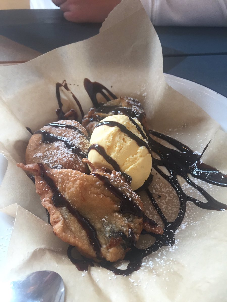DfRugbygirl's tweet photo. But we did share this............
#deepfriedoreo https://t.co/nRbW8kQ56f