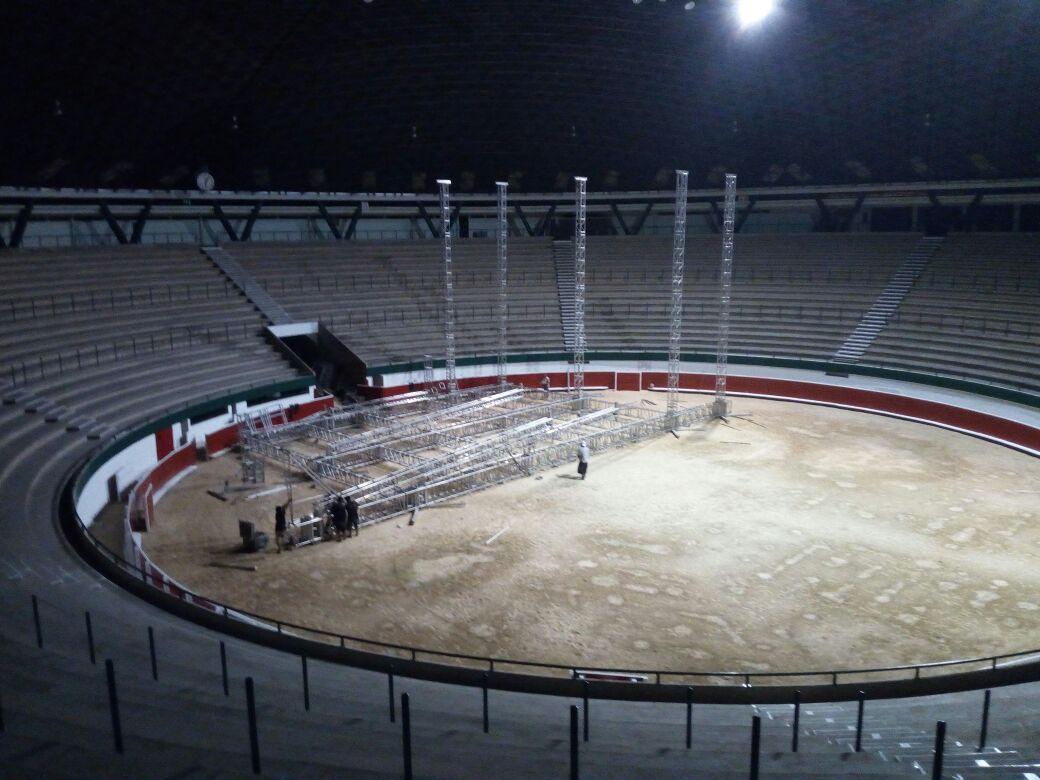 OrizabaIn's tweet photo. La plaza de toros se prepara para recibir a @EmmanuelOficial y @MijaresOficial . Este sabado 21 de octubre #Orizaba https://t.co/ljvuujPD5v