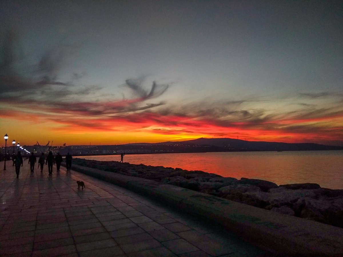 ykpkzmz_ya3's tweet photo. Vakti gelince gitmenin adıdır gün batımı; Ömürden, gönülden, günden.. - Can Yücel #gm5plus #şiirsokakta https://t.co/fUJnmKozvl