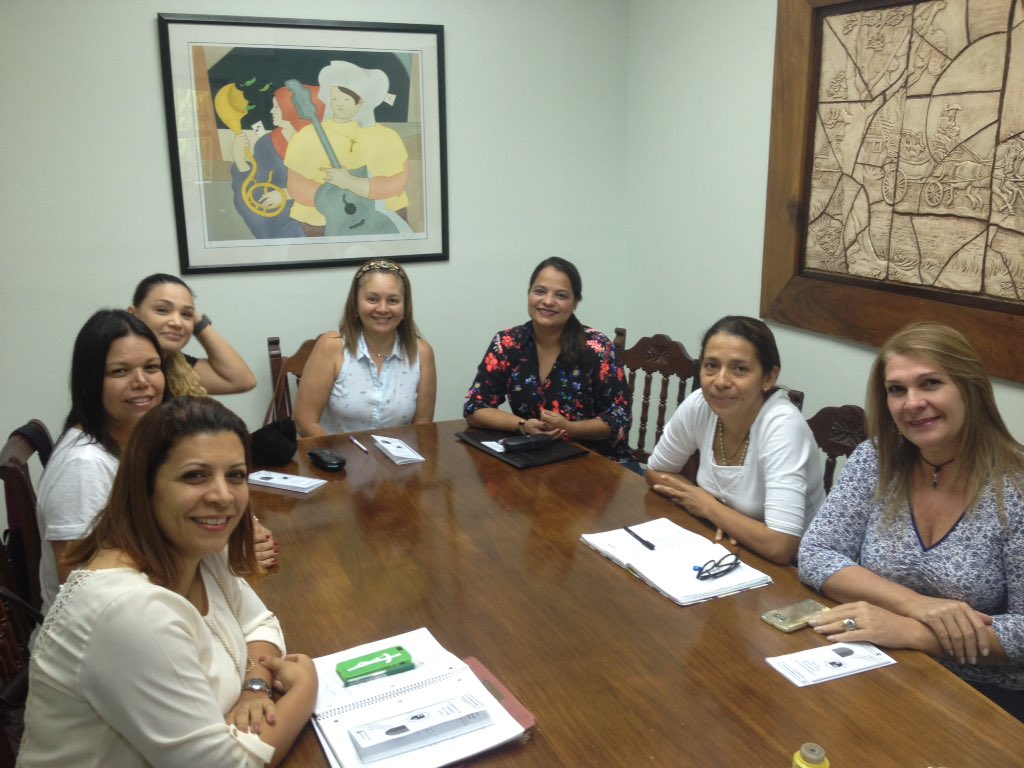 ayserioclaro's tweet photo. El comité de mamás de la #promo39 ya comenzó con sus actividades de promoción. Este será un año lleno de alegrías https://t.co/tZDhbTQoCU