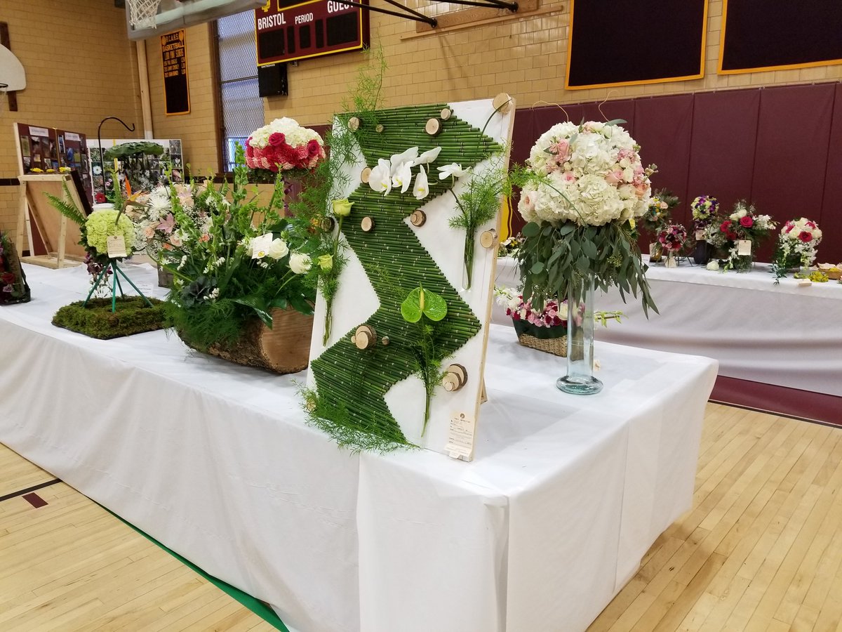 BristolAggie's tweet photo. Come visit our #FallShow2017. Our students are #AMAZING! #BAPRIDE #BAWORK https://t.co/OKAeXW6O3N