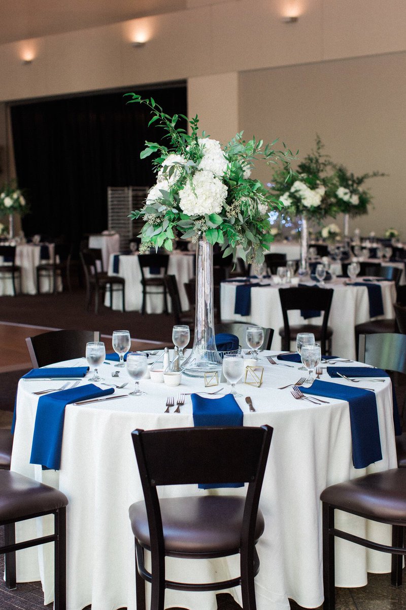 SahmsAtrium's tweet photo. High ceilings and open windows make the perfect reception space!! Come tour! #wedding #indianapolis #engaged https://t.co/5RqmYIizHR