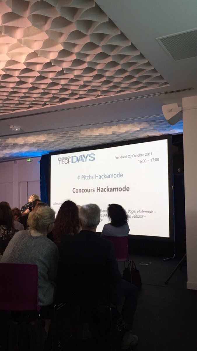 fashiongreenhub's tweet image. C&apos;est l&apos;heure des pitchs #Hackamode #FTD17 🎓