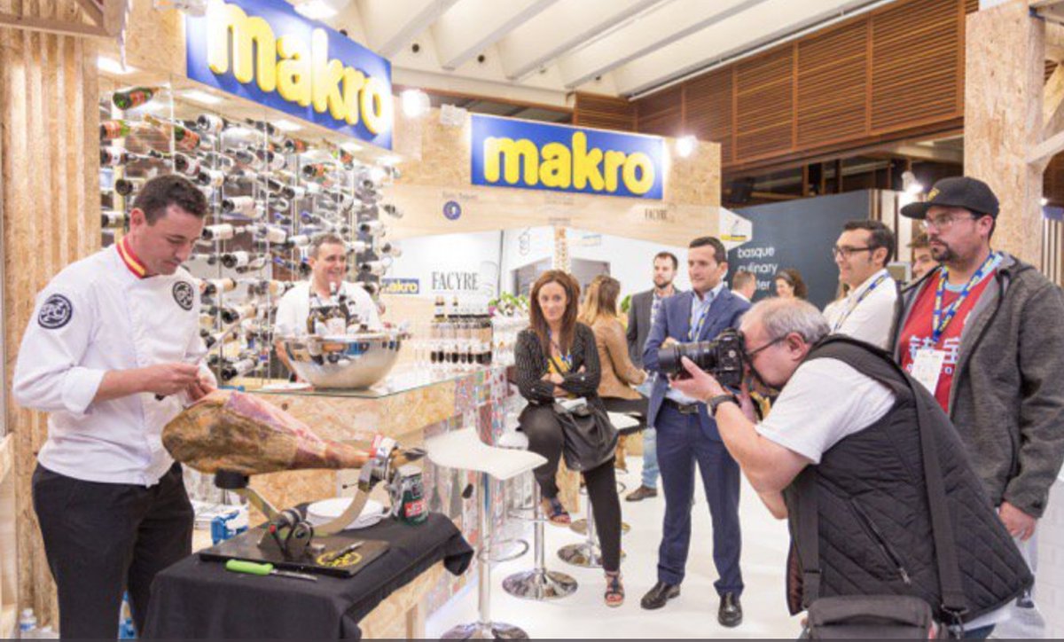 SPCJCORTADORES's tweet photo. Un año más hemos disfrutado en grande de #SSG17 #DíadelaHostelería ¡Gracias @makroESP! 😀 https://t.co/Ns5Ijy3Vsh