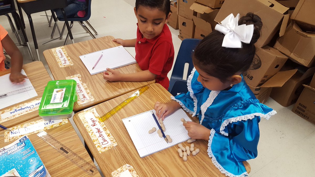 NikaHarrell's tweet photo. @Robinson_HISD we know how many peanuts long our pencils are! Integrating math and writing #nonstandardunitsofmeasurement @nperez10 https://t.co/OovSslV2xO