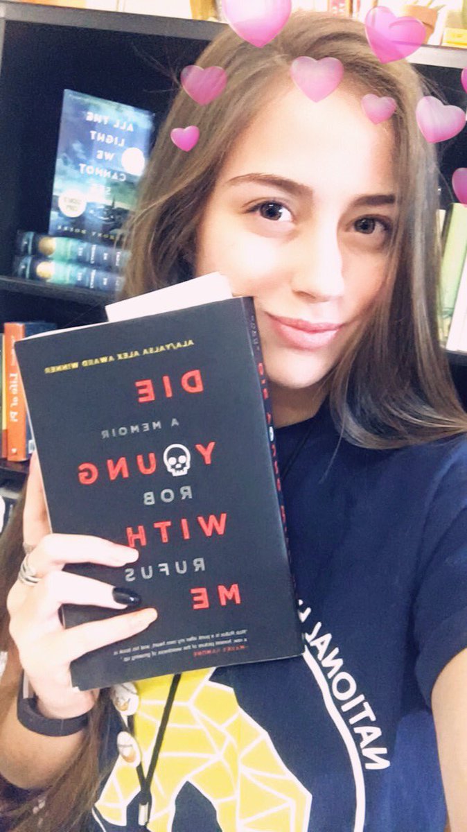 Smith25Kendall's tweet photo. I write because there are too many thoughts swirling through my head. #WhyIWrite #msrassclass https://t.co/yxlkFt5M0t