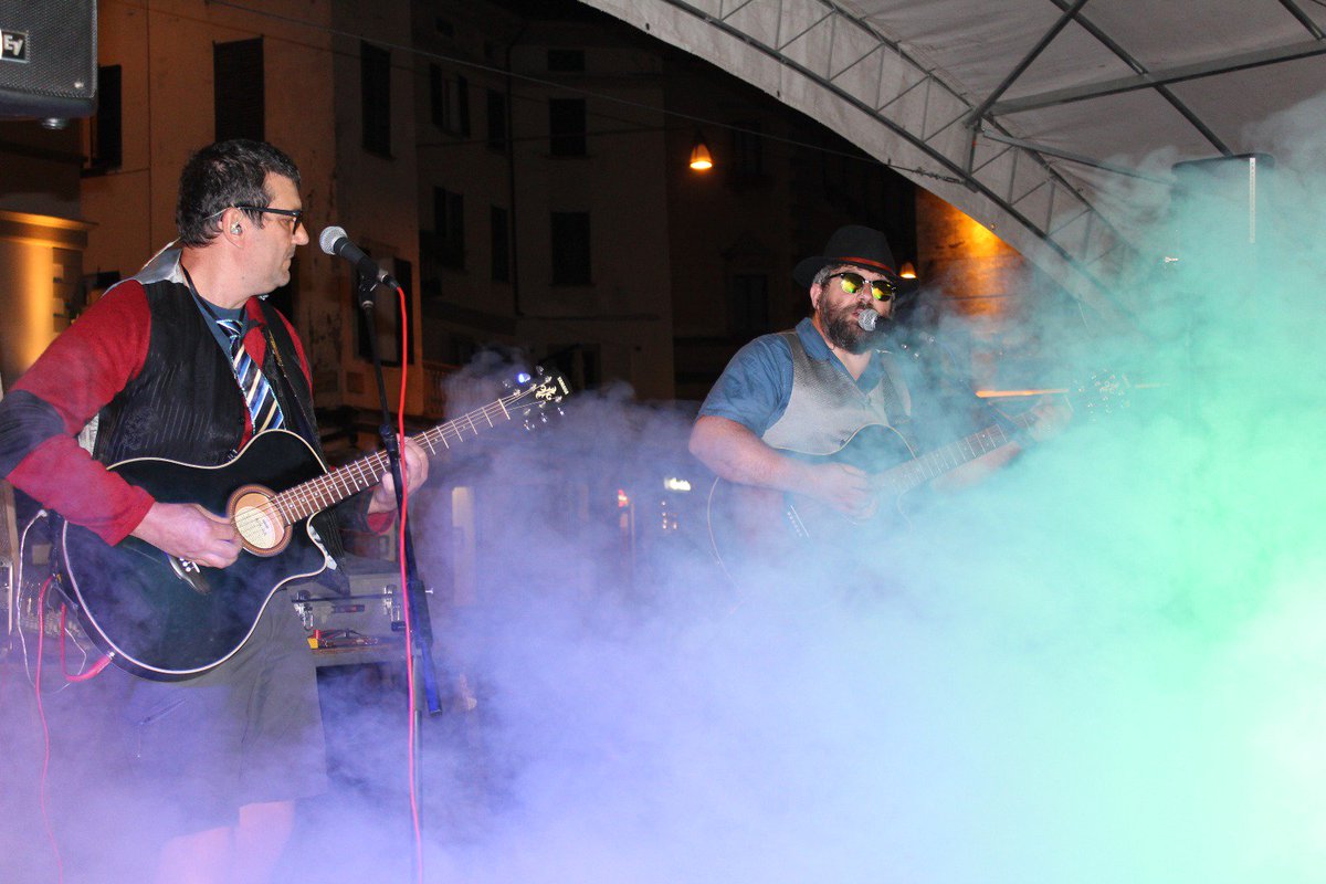 VisitaSondrio's tweet photo. Musica live con la Compagnia Solidale durante la castagnata a favore dei bambini di Sao Mateus, sabato 28 ottobre a Formaggi in Piazza! https://t.co/lI0q8LRqsH