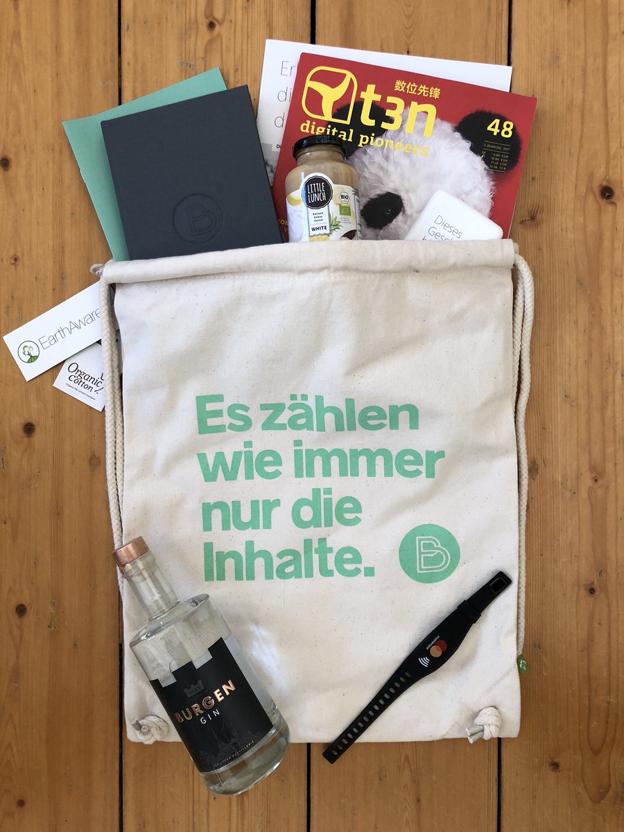paymentbanking's tweet photo. Nach der #BEX17 ist vor der BEX18, dann mit noch mehr Inhalten! Bock als Sponsor dabei zu sein? ➡️📩 Danke nochmal an jeden von EUCH 🙏🏻👌🏻 https://t.co/2jnKO4ap0I