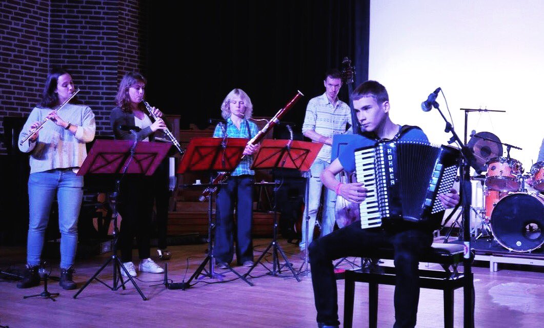 jongNBE's tweet image. De voorrondeconcerten zijn weer begonnen! Gisteren in @CKEeindhoven. Vandaag: @bijVRIJDAG in Groningen! #componeren #compositiewedstrijd