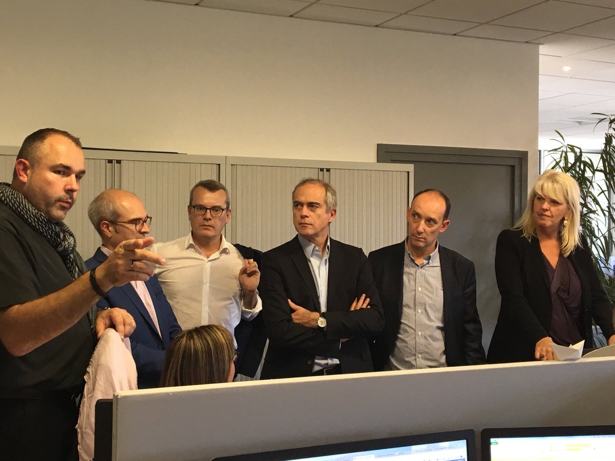 croquancourt's tweet photo. Échanges de @rfernandez chez @OrangeHDF sur la planification 📆 des interventions des techniciens pour une expérience client incomparable 👌 https://t.co/5jv7GRpIgq