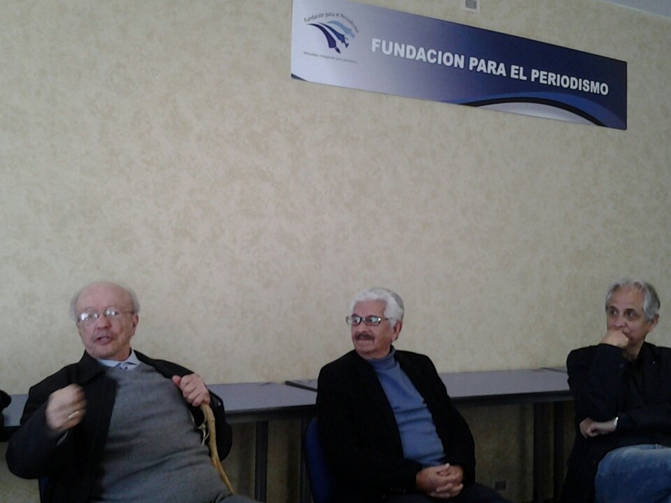 noticiasfides's tweet photo. #AHORA conversatorio con Javier Restrepo sobre ética en el periodismo, en #LPAZ , fundación para el periodismo https://t.co/QOGgJTyXyz