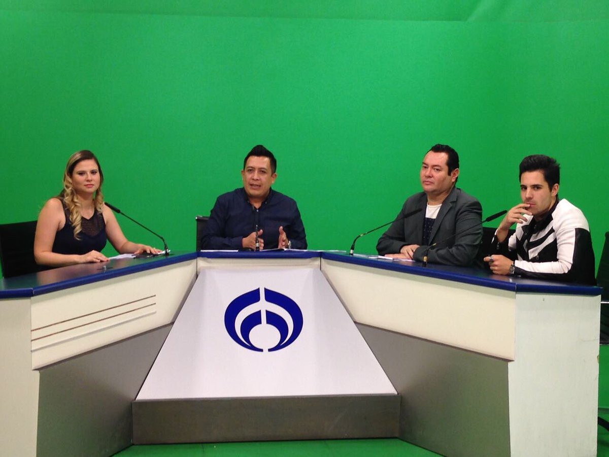 hijodevecino's tweet photo. De la presencia de @Matiferreiraa en el programa de @shanikberman , con @Analu_Coco @lovirelaciones @artemiosanchezr https://t.co/NnlS9Qjnuj