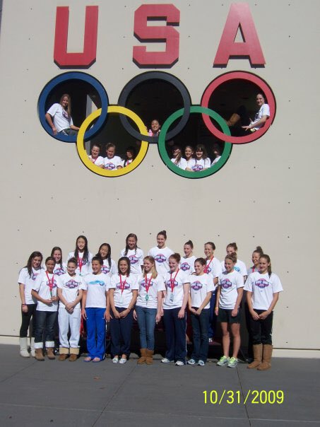 lgsmith19's tweet photo. So excited to meet the future of our sport at #NatSelect17 this weekend! @USASwimming 🙌🏊 #flashbackfriday to my #NatSelect09 🤗 #canyoufindme https://t.co/41KsMPISis