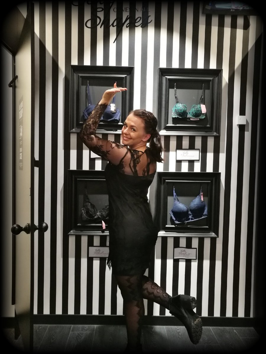 MariannaHermann's tweet photo. #hkmlegs #fablegs #hosiery #hunkemรถllerkehl #newcollection #letyourlegsdothetalking ๐๐ @Hunkemoller @PetraDierck @barthri https://t.co/ffZJqY9pPY