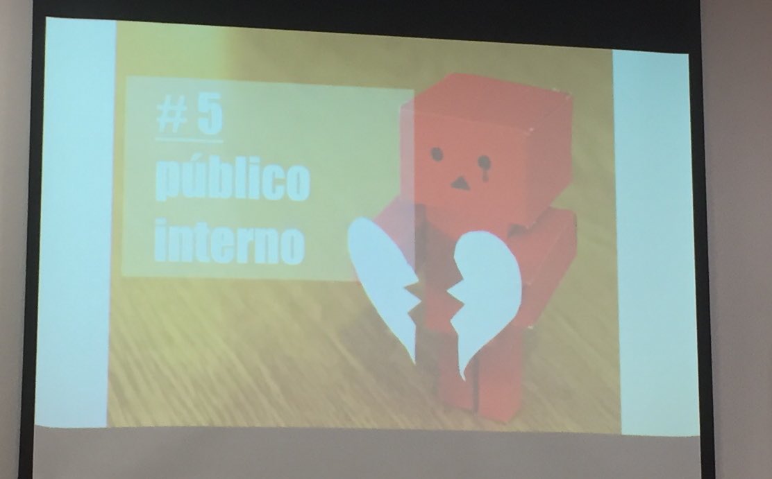 lizBCN's tweet photo. @verosifuentes about the challenge of implementing a service culture in Peru public education sector #InnovaciónPública #Concin2017 https://t.co/tRBo8ODQdt
