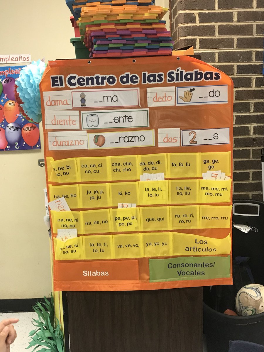 JoseMedinaJr89's tweet photo. Dual language class in Spanish - focus on the 4 language domains in centers, cognates, and syllable work...oh, my! #haydonelementary https://t.co/kLtsUlib0B
