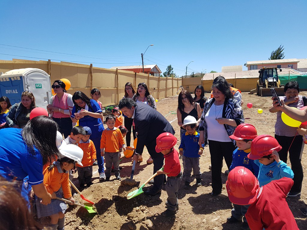 redcomunales's tweet image. #Andacollo Andacollo tendrá nueva sala cuna y jardín infantil para 144 niños y niñas dlvr.it/PwjgMg