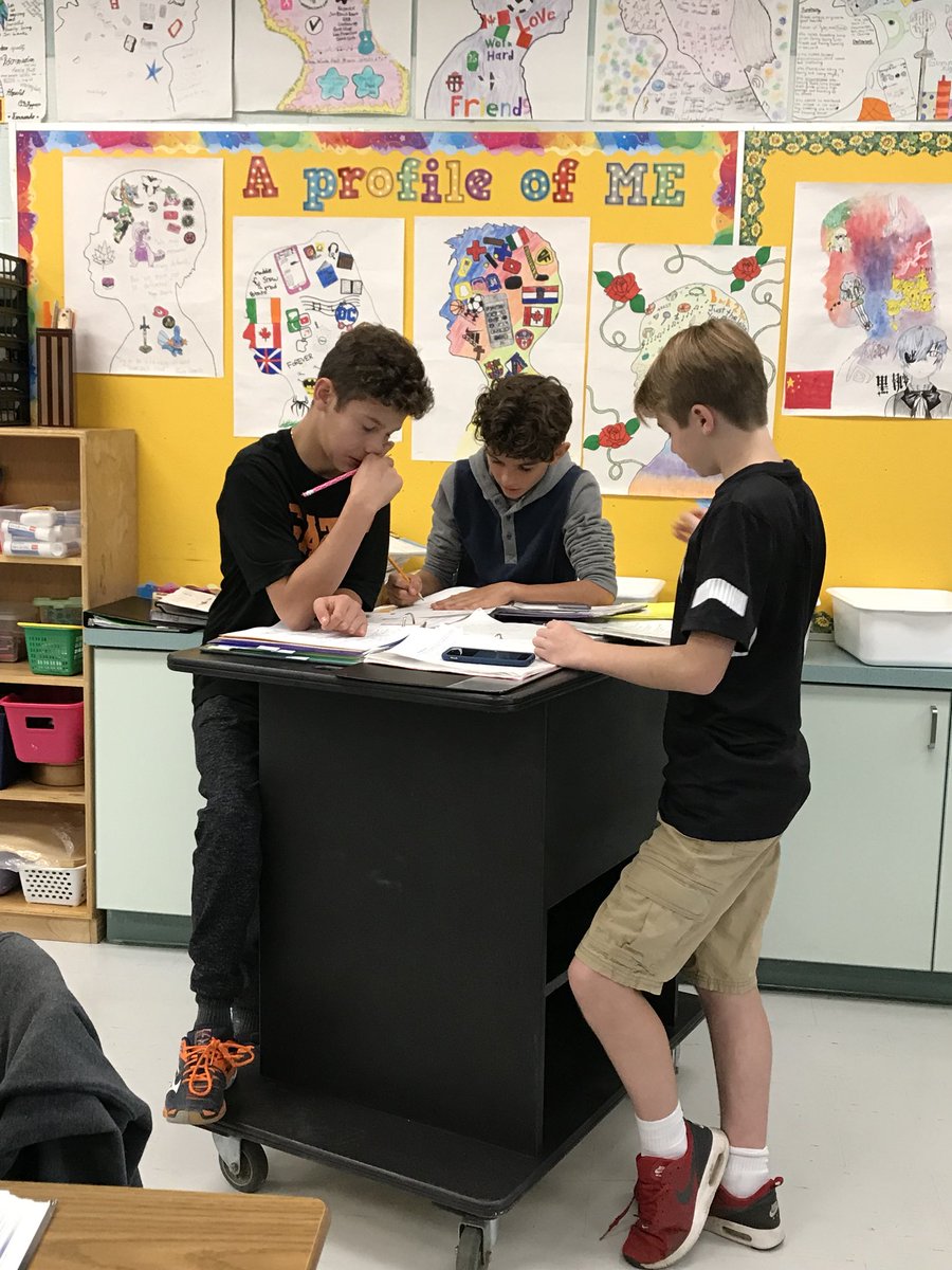 chonglinda4's tweet photo. Gr8s @StLukeOakville really like our new roving stand desk. Thank you Mrs. @emibakaic! #creativeseating https://t.co/lKAj3q33lx
