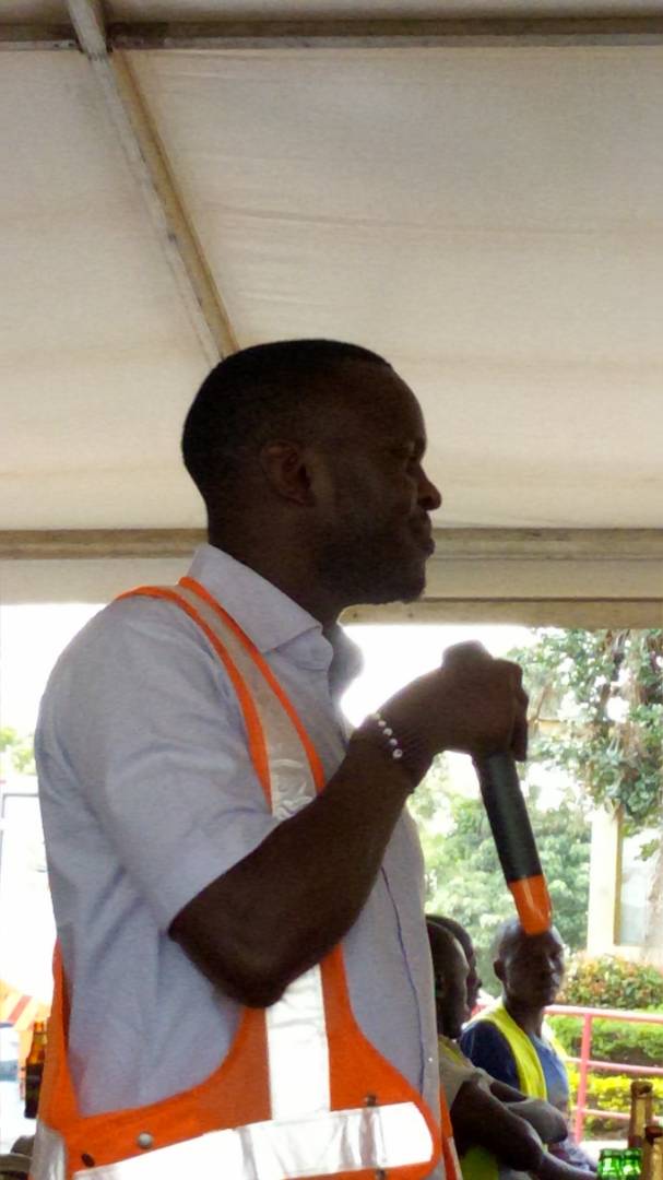 Jude_Mugabi's tweet photo. Our MC at the #UblSafetyWeek2017 awards this evening is @Ugaman01 https://t.co/Kbtnoiv1Xc