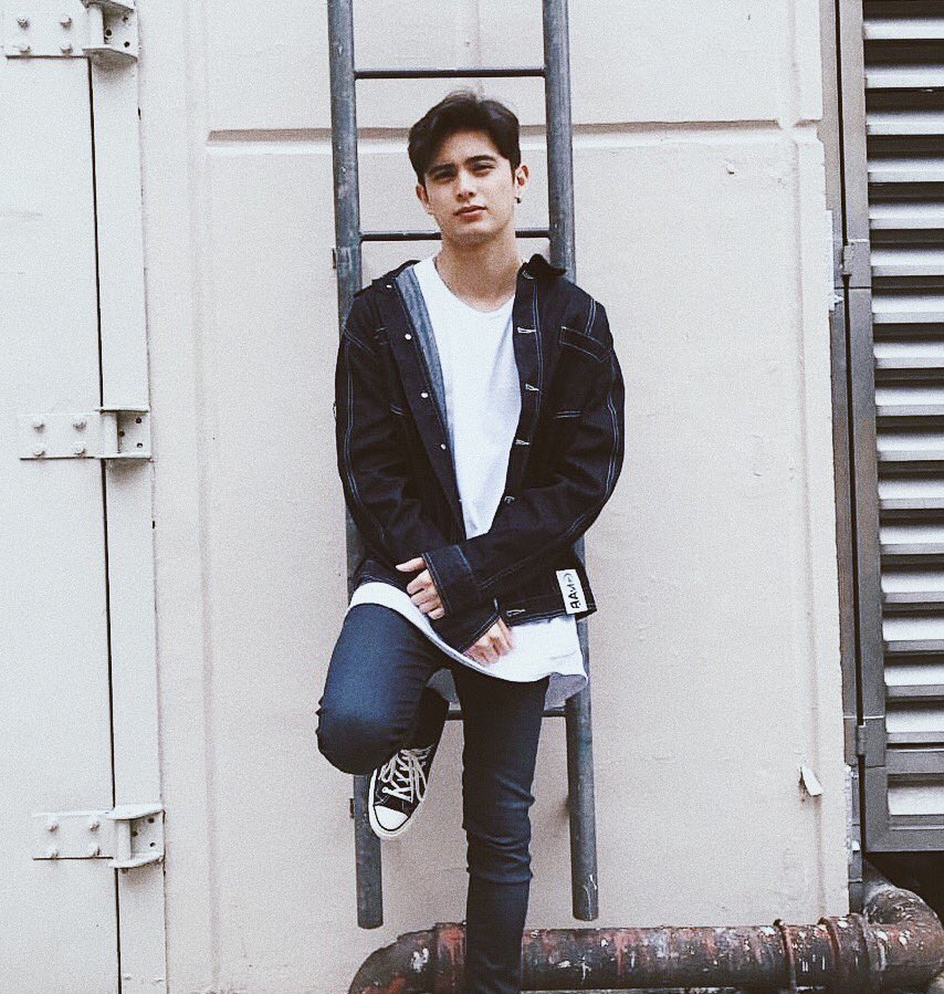 deepviolence's tweet photo. DENIM LOVE💙 https://t.co/x7zQopYkeK