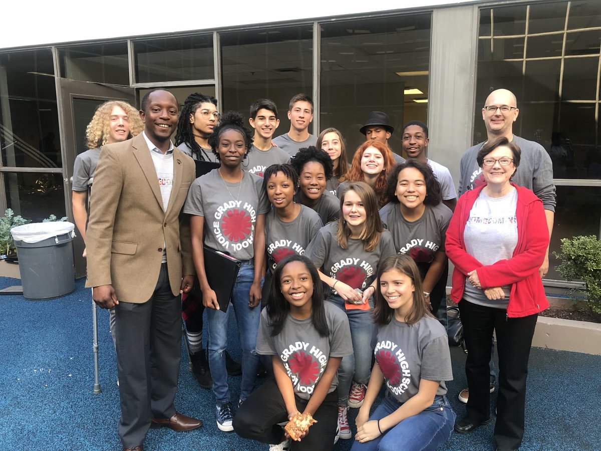 BOEAPS's tweet photo. THE STATE OF THE DISTRICT IS IN FULL EFFECT! HAPPY HOMECOMING ATLANTA PUBLIC SCHOOLS FAMILY!!! #APSCARES #APSBOE https://t.co/cjG52moAFn