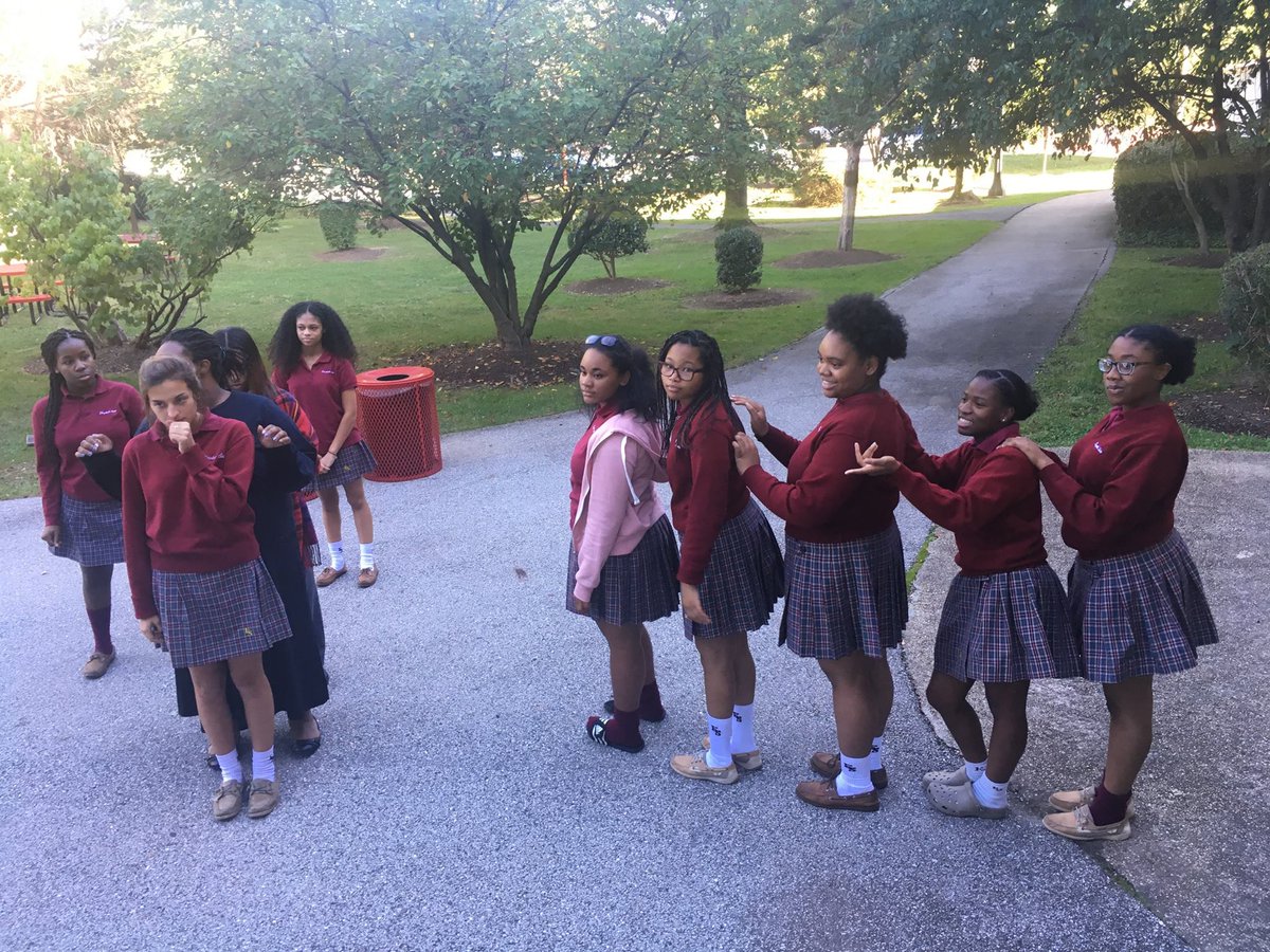 ElizabethSeton's tweet photo. Campus Ministry leaders and students practice activities in preparation for our annual Middle School Retreat this weekend. #SETonSeton https://t.co/ZjFTM3xXHV