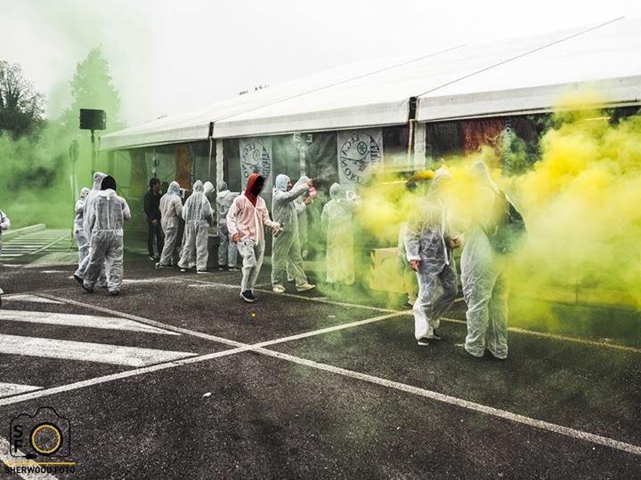 CsDjango's tweet photo. Oggi a #Treviso abbiamo desalvinizzato l’area della festa della Lega! #maiconsalvini #odiamolalega https://t.co/XRzAGb6Pgz