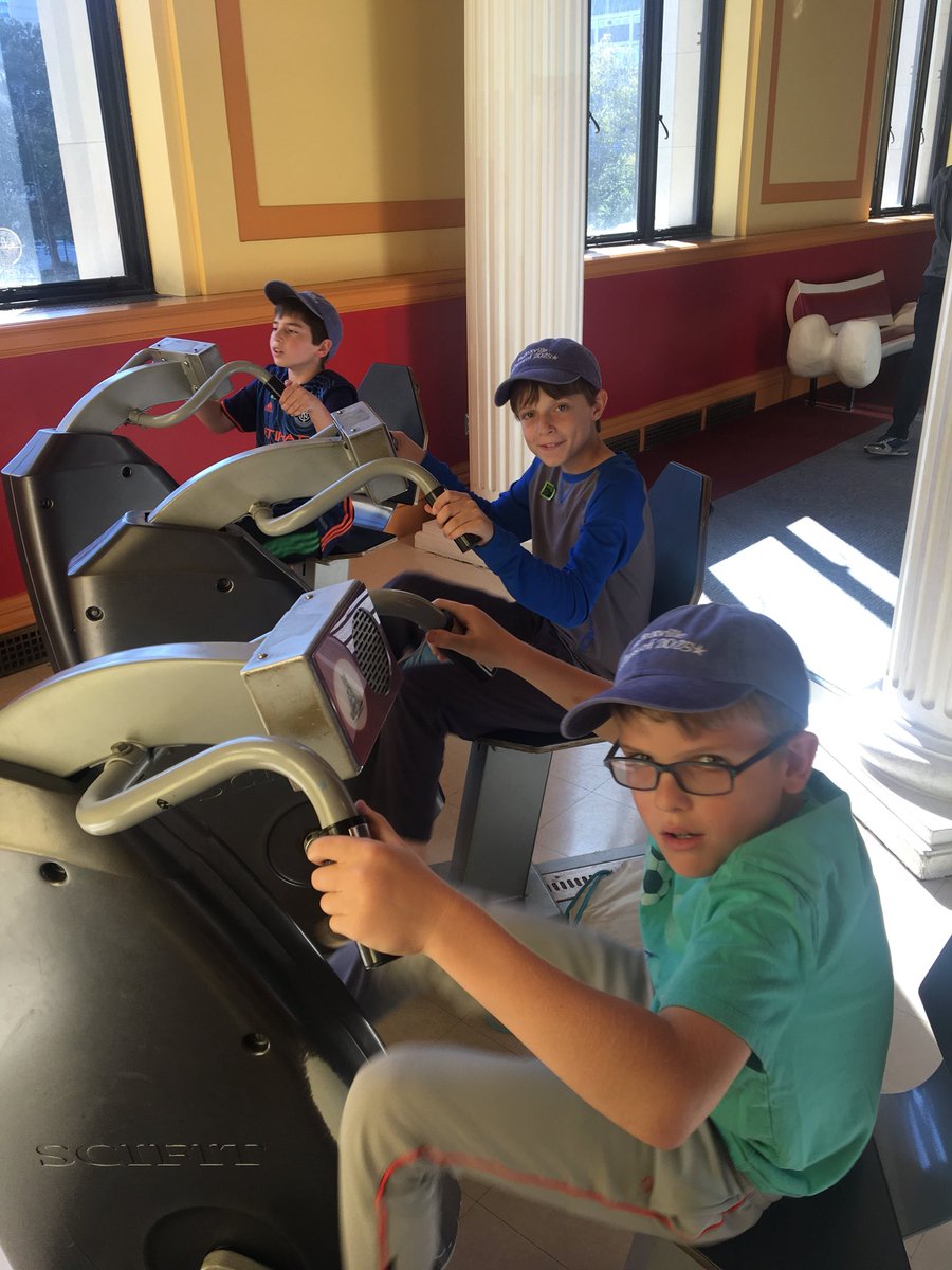 bxvsciencegirl's tweet photo. So much to explore at The Franklin Institute!
@BXVES_principal 
@ms_deljuidice 
#welovephilly https://t.co/0I0HXZOCrL
