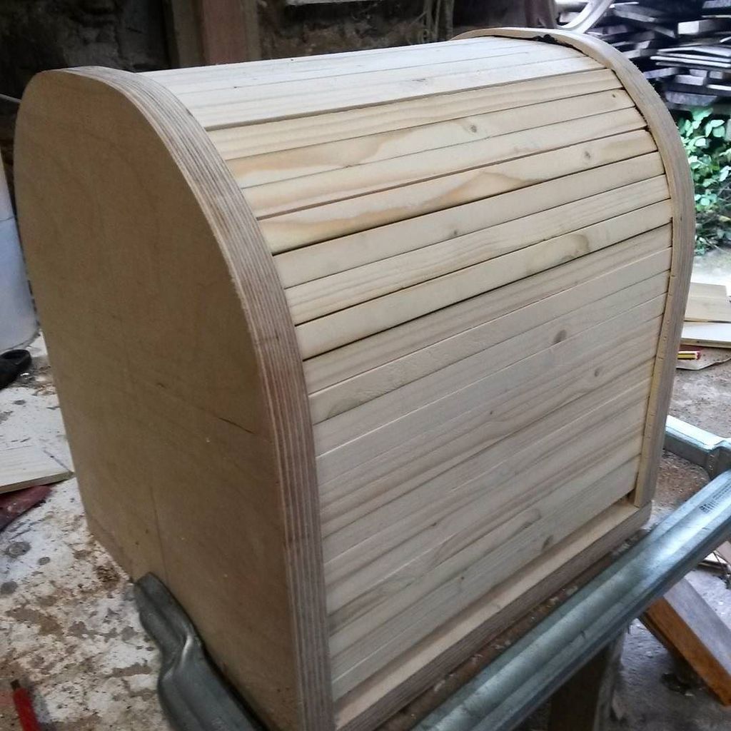 BeatrixMaker's tweet image. Accidentally made a bread bin

#sculpture #breadbin #woodwork #tambourdoor