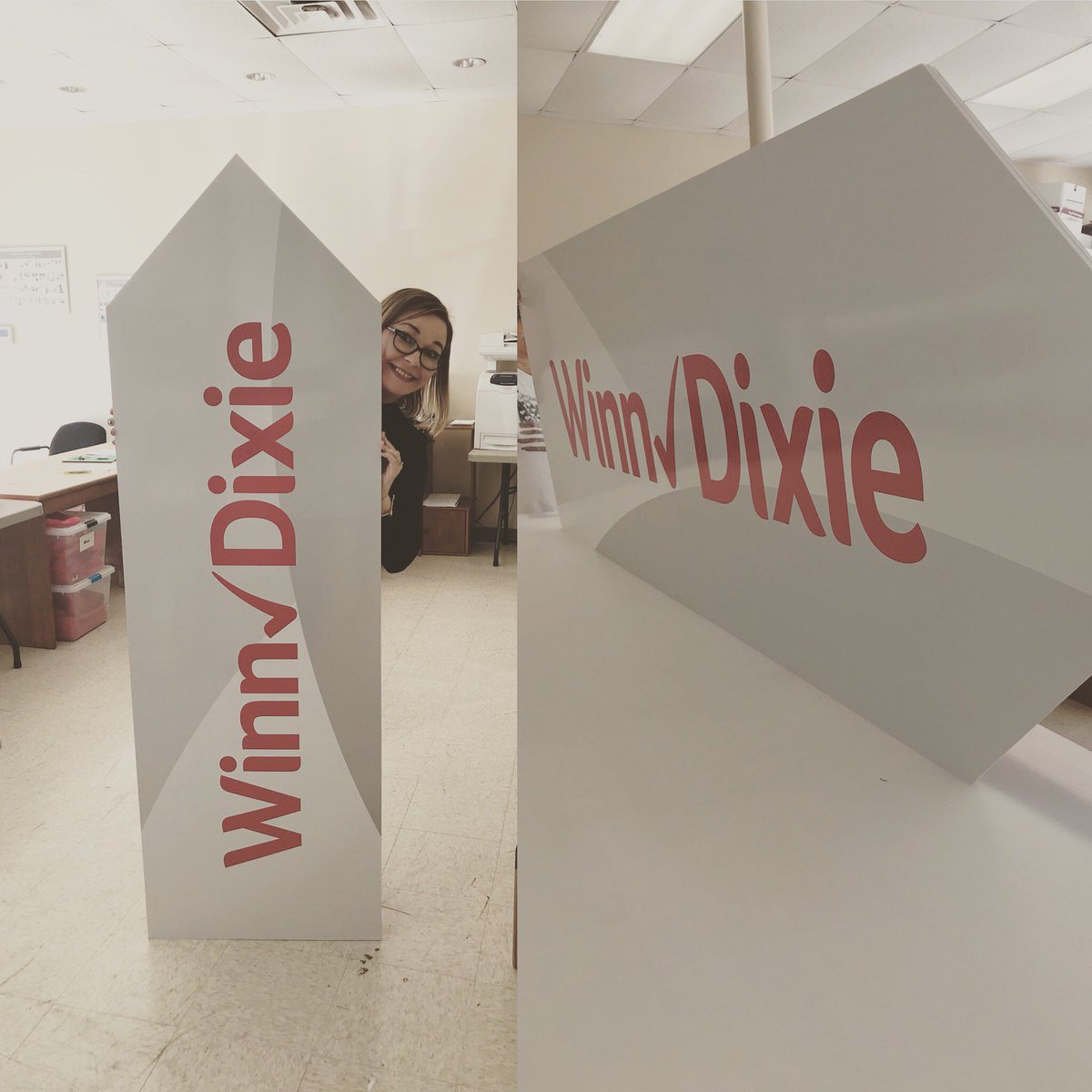 Ameri_Print's tweet photo. Need a spinner sign?! The client request it ....we print it! #largeformatprinting #ameriprint #promoteyourbusiness #spinnersigns https://t.co/q7wPNApmyE